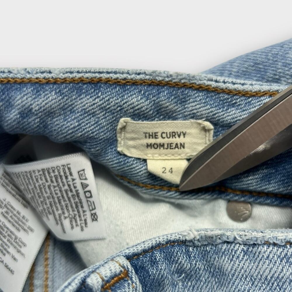 Madewell The Curvy Mom Jean in Lowden Wash: Ripped Edition Size 24 - Picture 5 of 9